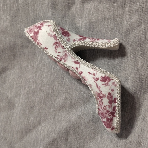 Vintage-Inspired Floral High Heel Trinket Holder - Picture 8 of 11